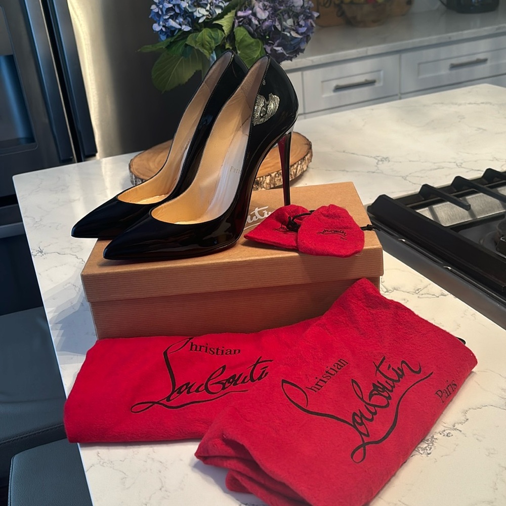 Pigalle Follies 100 Patent BK01 BLACK size 39.  Christian Louboutin